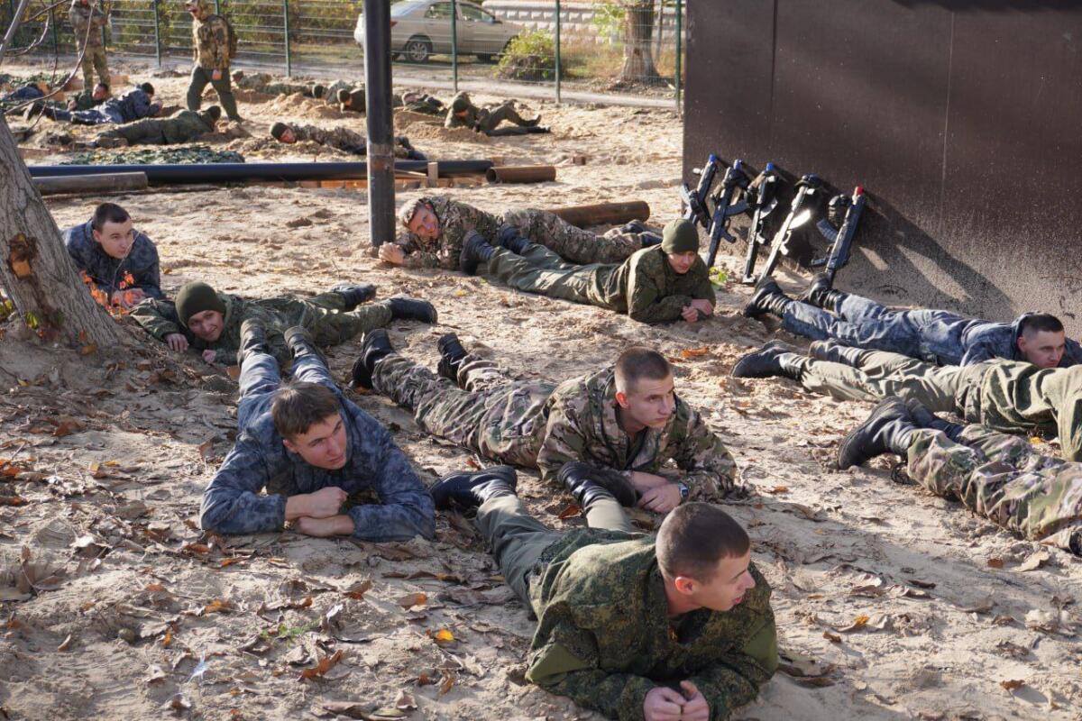 На окупованій Луганщині, судячи з заяви гауляйтера, найбільше втягнули підлітків у підготовку до війни
