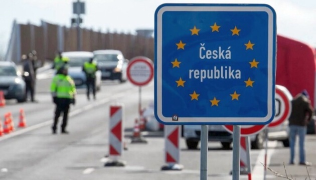 Українців у Чехії попередили про правила виїзду за кордон