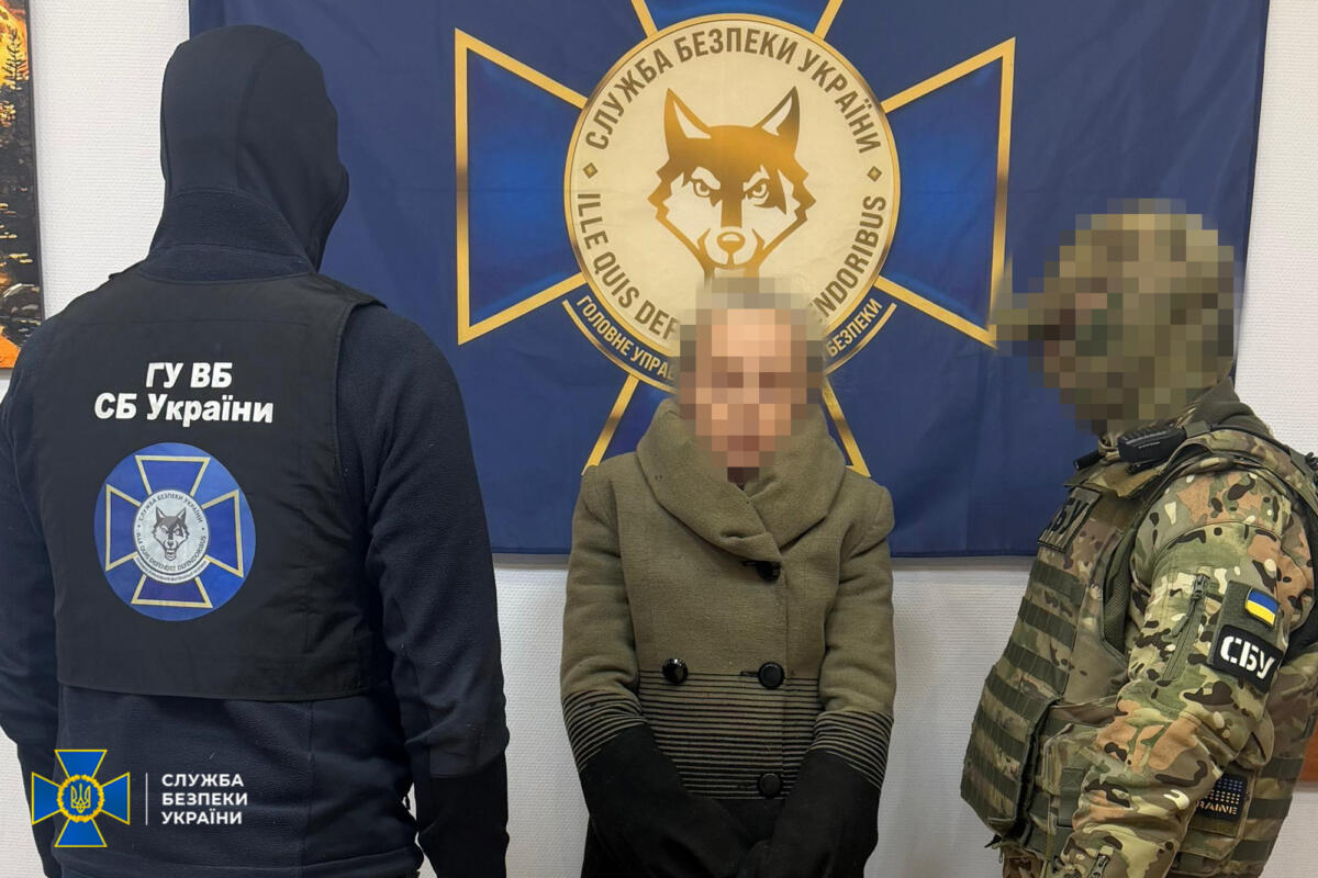 Правоохоронці затримали 52-річну жінку, яка у соцмережах підтримувала агресора та коригувала обстріли Одеси