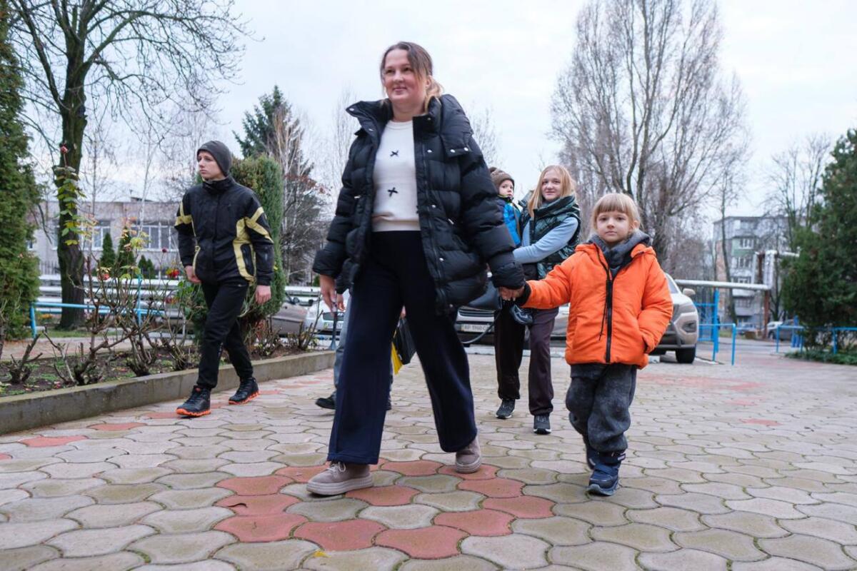 З прифронтових територій Запоріжжя та Дніпропетровщини оголошено примусову евакуацію дітей