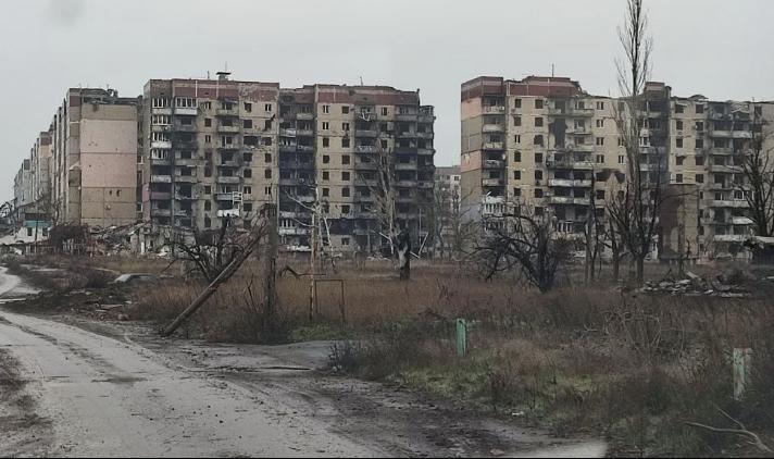У мережі зʼявилися нові фото окупованого Вугледара на Донеччині