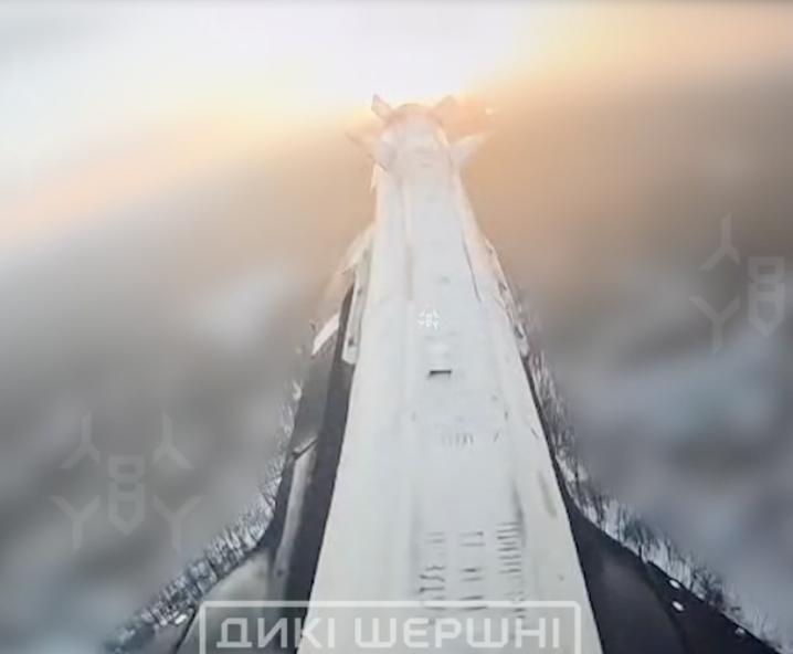 У мережі показали відео, як українські бійці уразили ворожий ударний дрон з ракетою