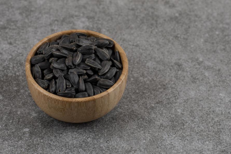 Доступний суперфуд: чому дієтологи радять частіше їсти насіння соняшника