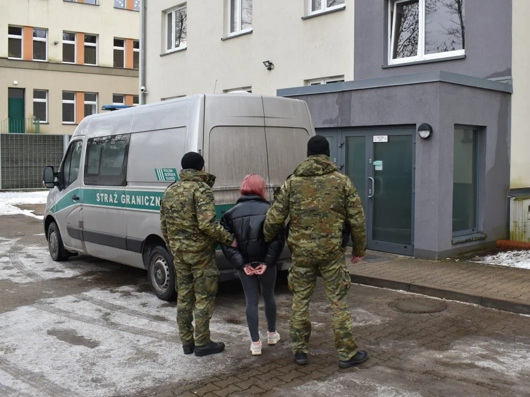 «Загрожувала безпеці країни»: з Польщі депортували 27-річну українку