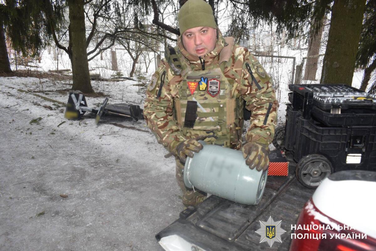 Вибухотехніки на Вінниччині вилучили уламки ворожих повітряних цілей (фото)