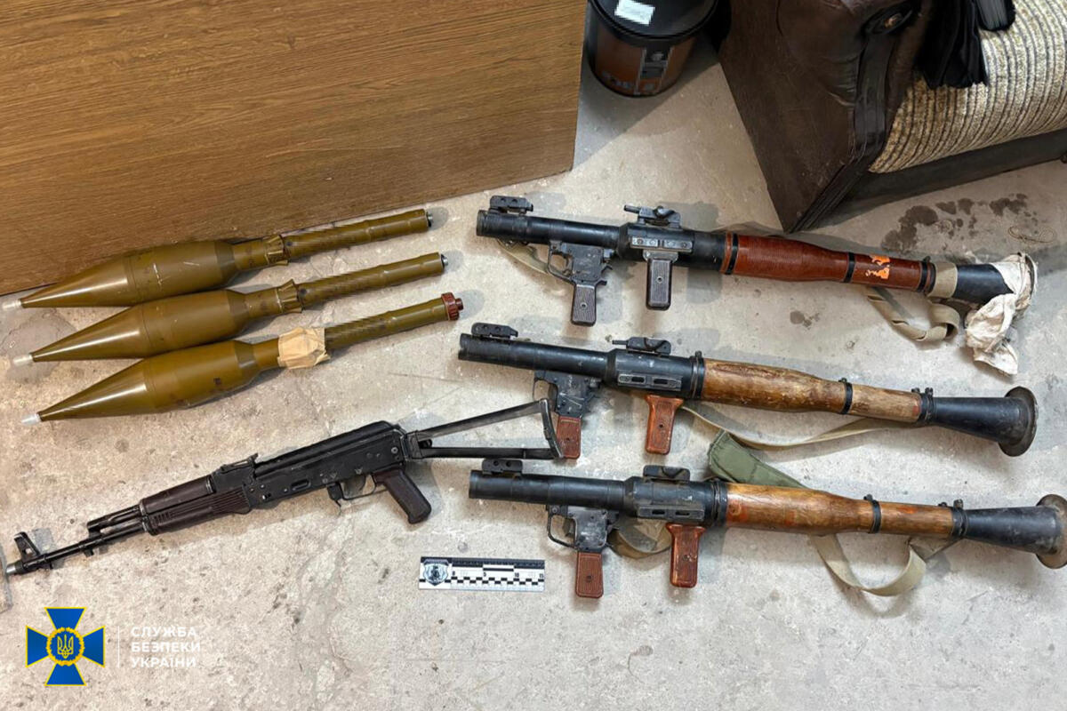 Правоохоронці викрили ще 7 ділків на підпільній торгівлі «трофейною» зброєю