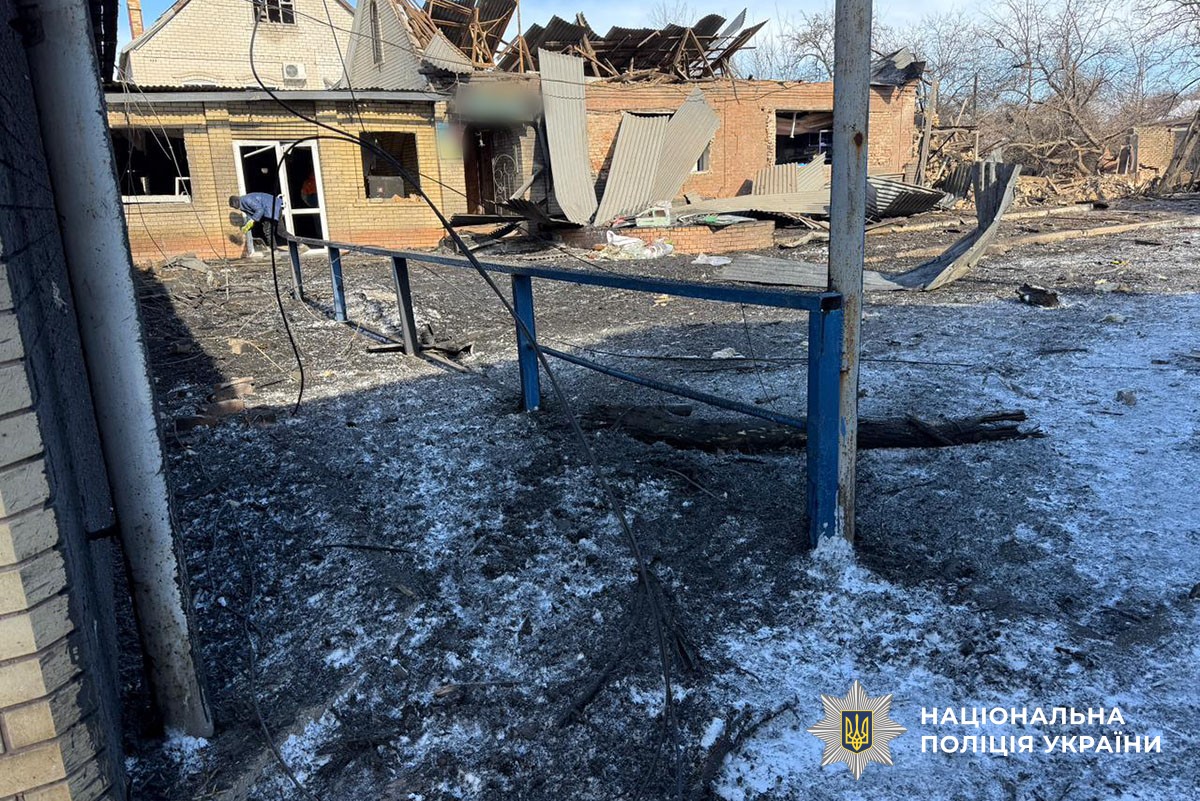 По Донеччині ворог бив з артилерії, атакував дронами та скидав КАБи