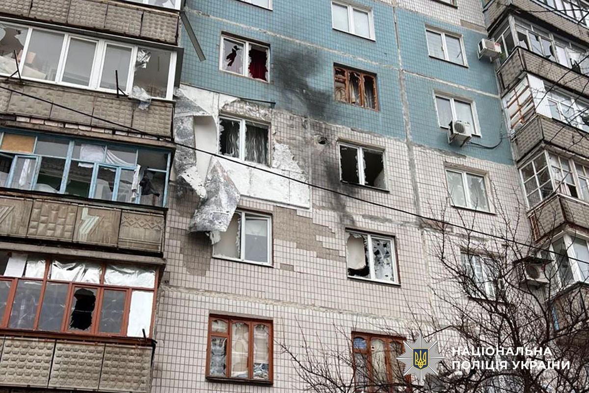 Ворог бив авіабомбами та БПЛА по цивільних об’єктах Донеччини: поранено троє людей
