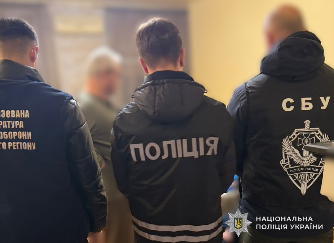 За підробку документів військовозобов’язаним на Львівщині затримали голову та лікаря ВЛК