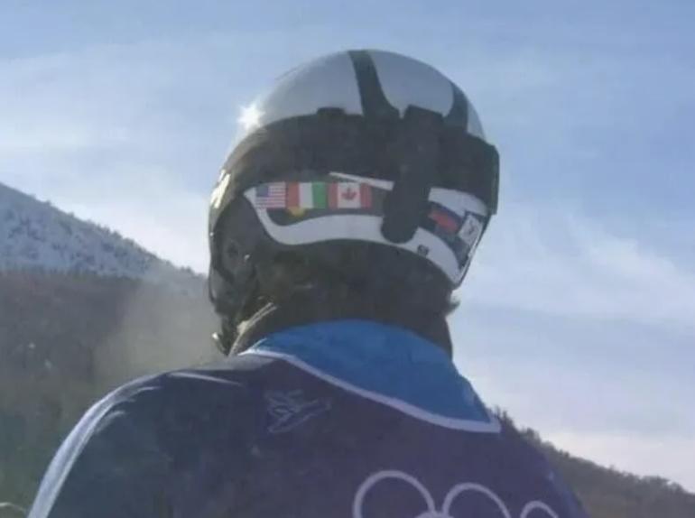 Італійський сноубордист виступив на Олімпіаді-2026 у шоломі з російським прапором