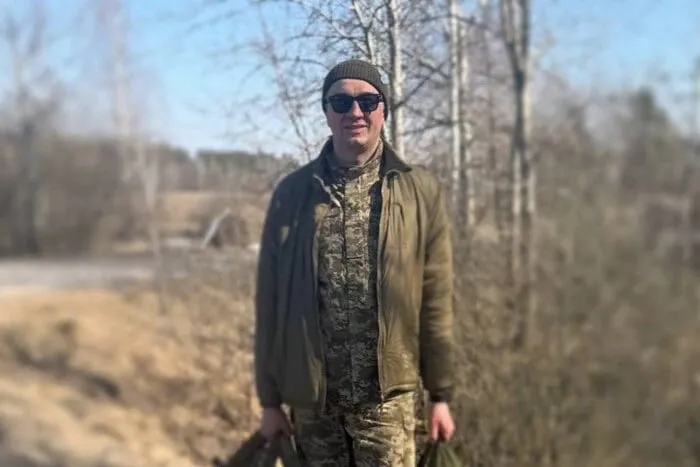 До лав ЗСУ приєднався співведучий YouTube-каналу «Ісландія» Сергій Іванов