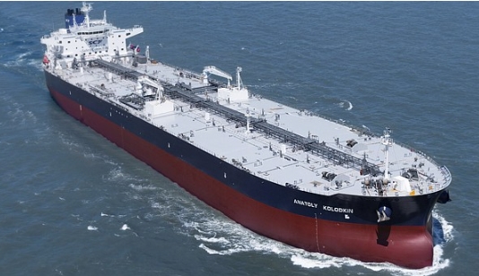 На тлі руху російського танкера до Куби США встановили заборону постачати нафту на острів