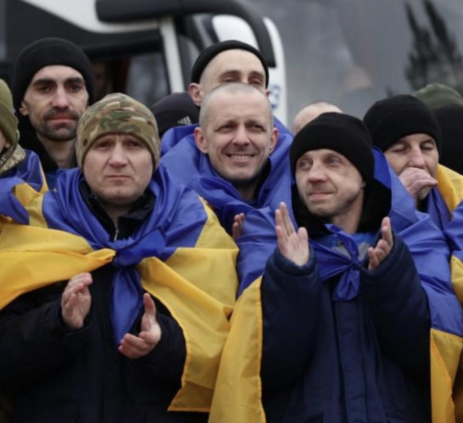 Герої додому: 200 родин зустрінуть своїх рідних після обміну полоненими