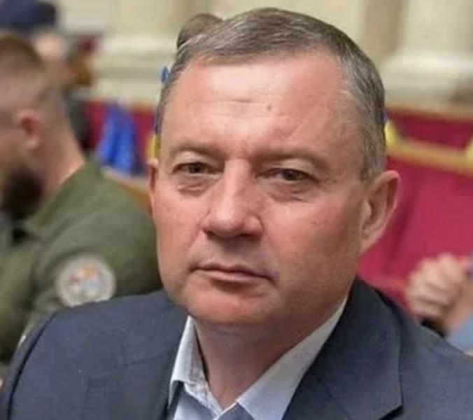 Названо країну, де можуть перебувати депутат-втікач Дубневич та його родичі