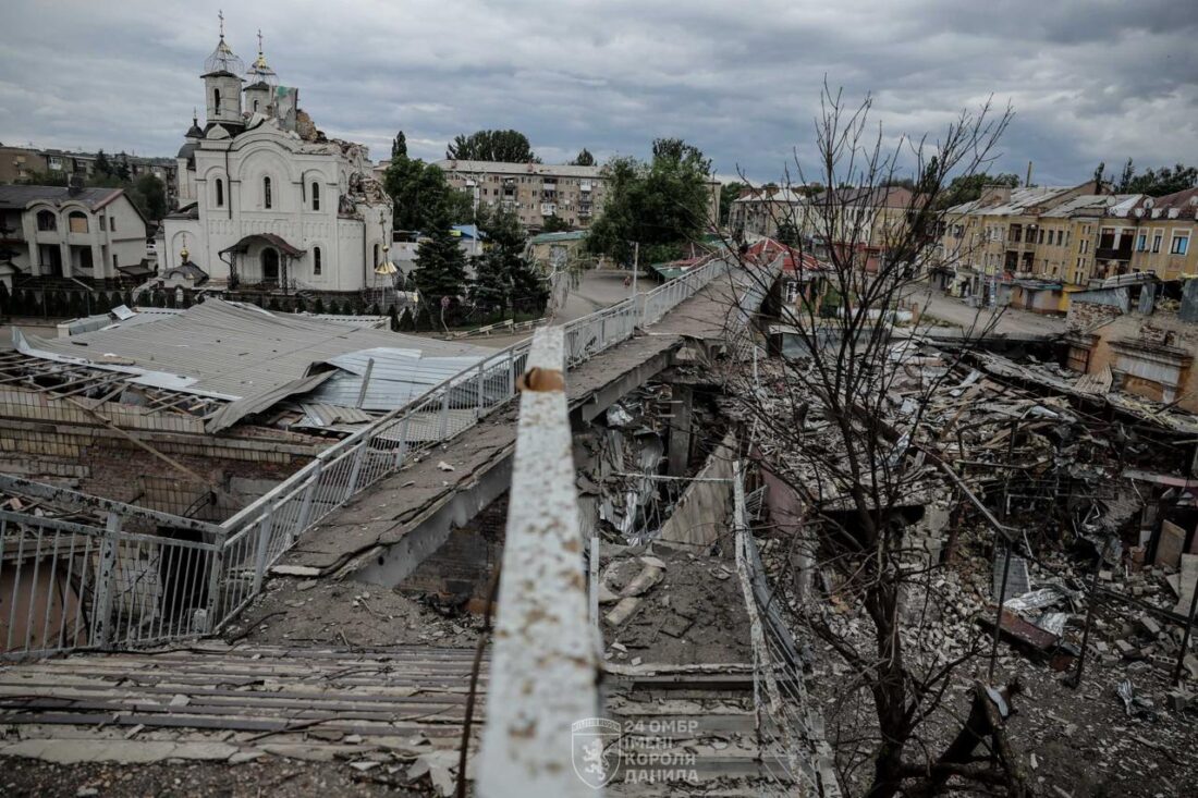 Костянтинівка: місто скла, степів і бойової стійкості — чому ворог прагне захопити стратегічну точку Донбасу