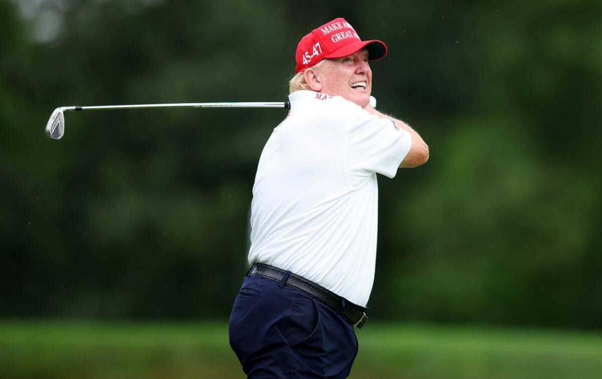 Трамп після засідання щодо Ірану поїхав грати в гольф — The Guardian