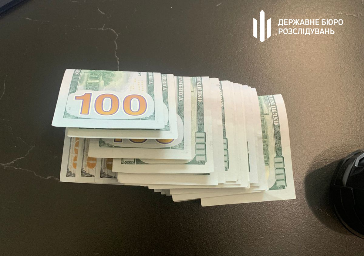 На Закарпатті адвоката викрили на вимаганні грошей у військового