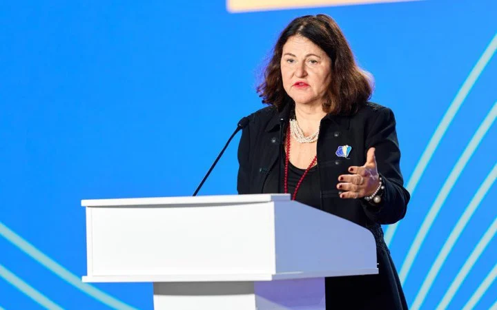 Посолка ЄС заявила, що дипломати не залишать Київ попри погрози росії