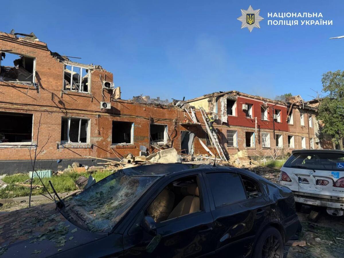 Кількість постраждалих внаслідок російської атаки у Києві зросла