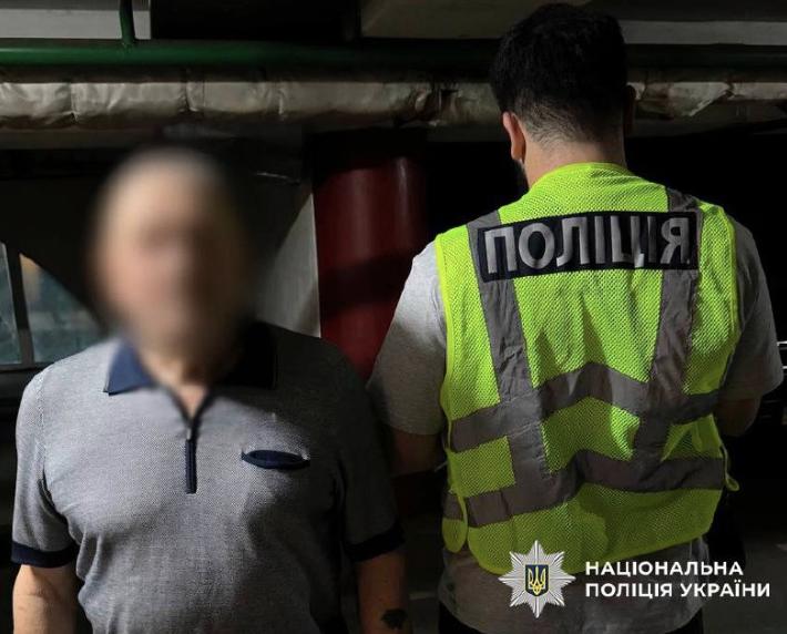 У столиці чоловік випадковим пострілом поранив перехожу: подробиці від поліції Києва