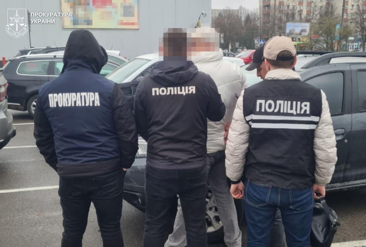 Судитимуть ексдоцента одного з львівських університетів, який обіцяв “роботу” в Інтерполі для виїзду за кордон