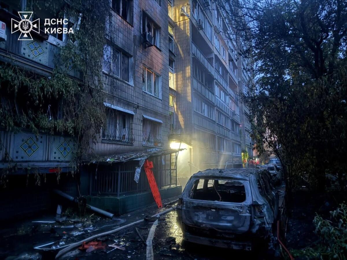 Вночі росіяни завдали масованого ракетно-дронового удару по Києву: є загиблі, багато поранених