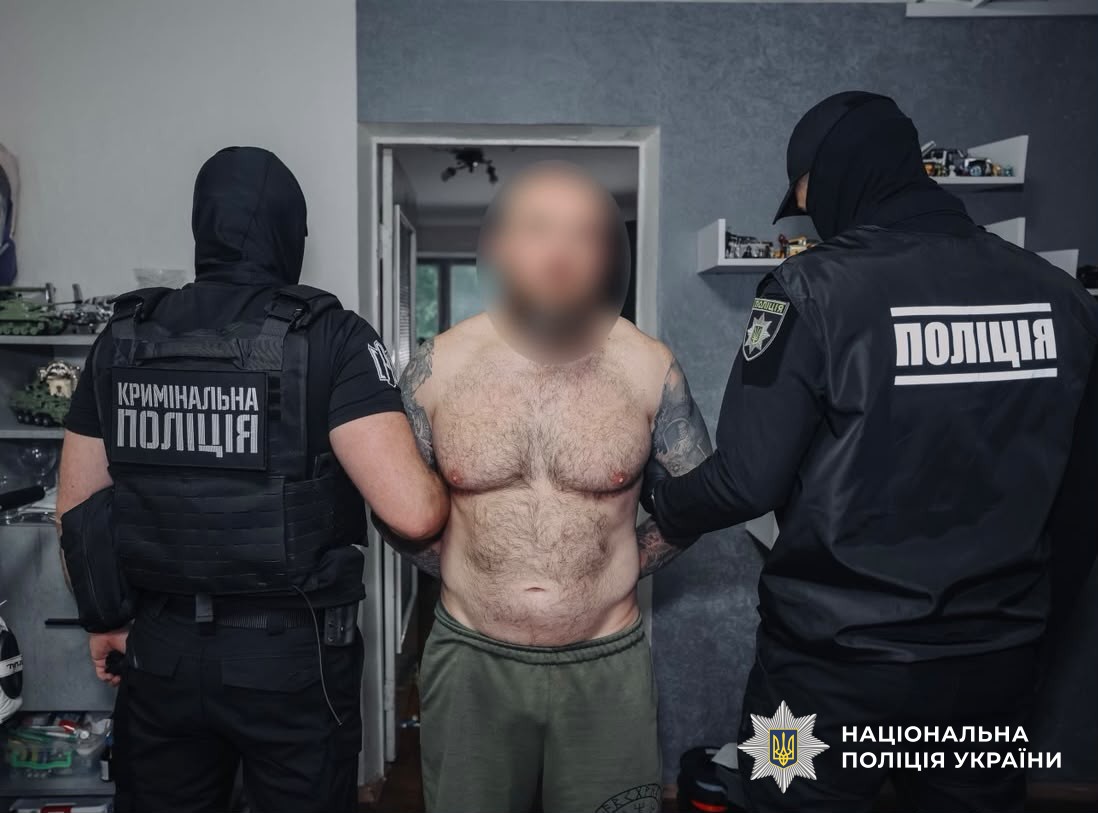 Поліція затримала 38-річного киянина за підготовку вбивства одного з посадовців ГУР (відео)