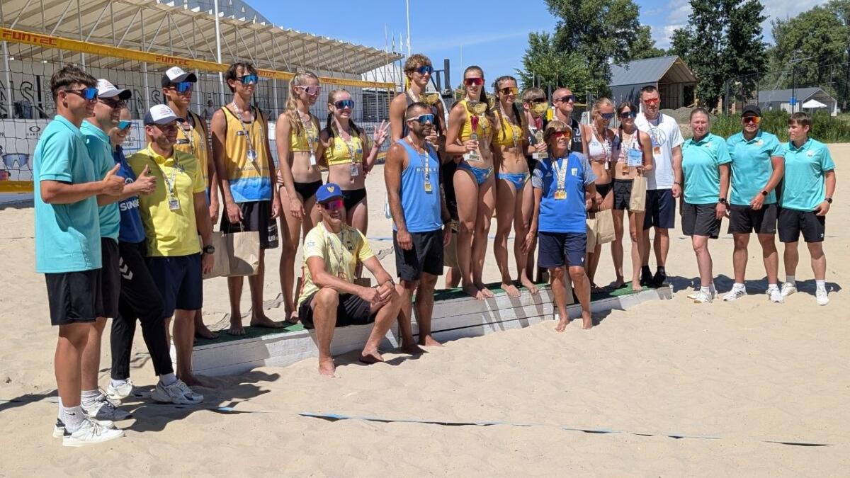 У Києві визначили чемпіонів України з пляжного волейболу серед спортсменів до 22 років.