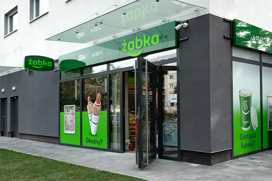 У Польщі українка, яка керувала магазином Żabka, не хотіла наймати на роботу поляків: як відреагувало суспільство