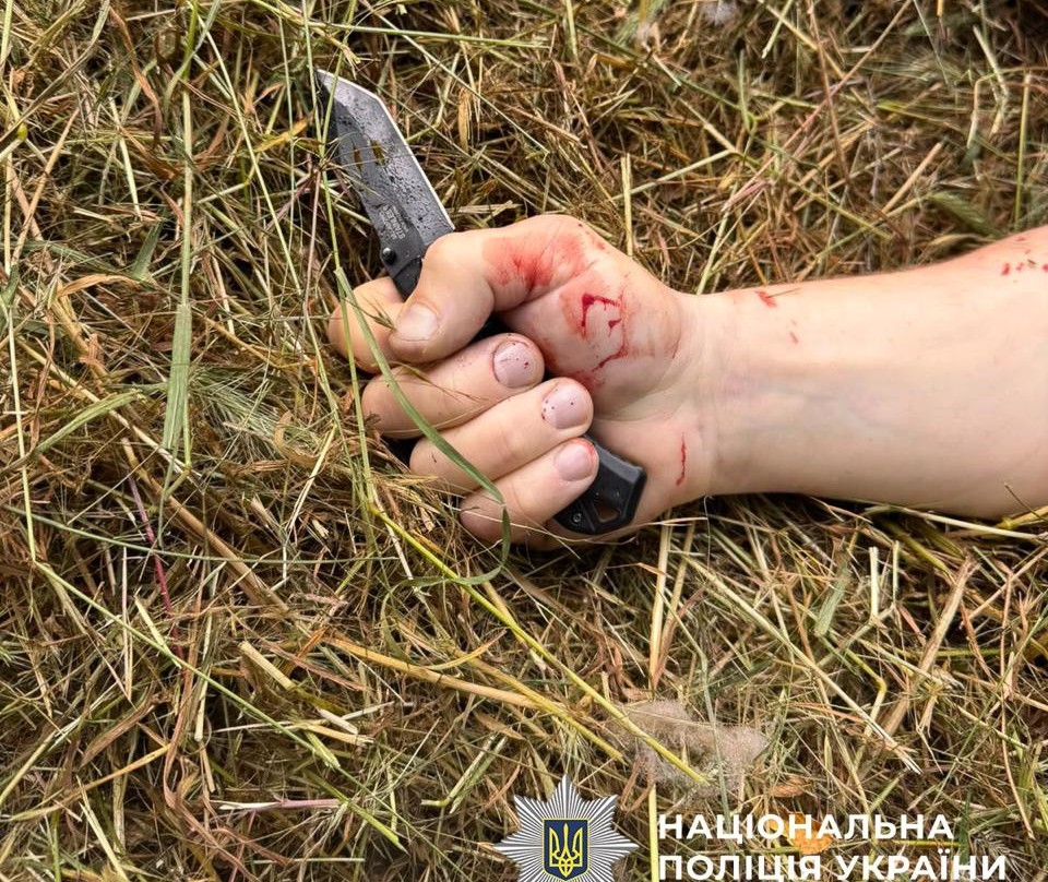 У Запоріжжі поліція ліквідувала нападника, який з ножем кинувся на правоохоронців