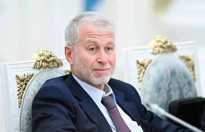 Керівник фонду Абрамовича заявив, що Британія блокує виплату йому зарплати через суперечку щодо використання £2,5 млрд від продажу «Челсі»
