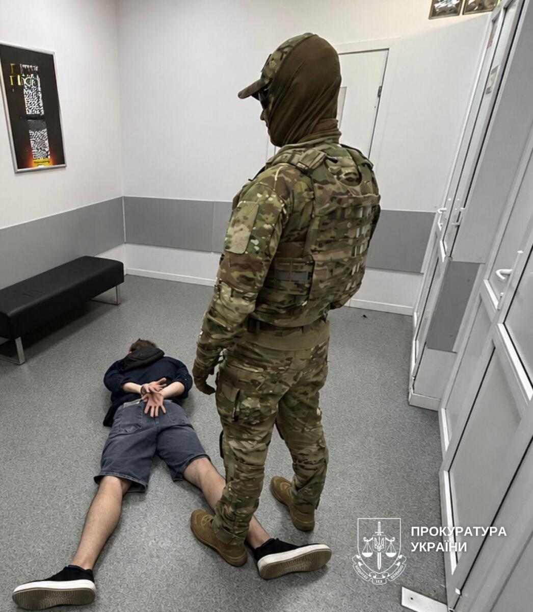 У Києві затримали організатора схеми переправлення чоловіків до Молдови: просив за послугу 14 тисяч євро