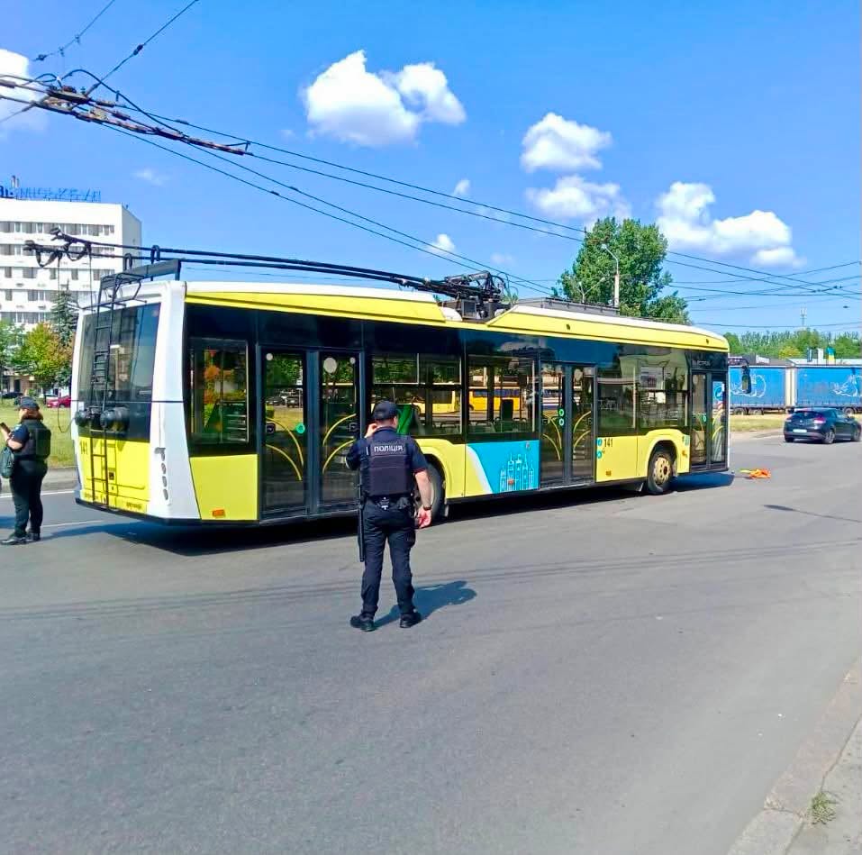 Небезпечна знахідка на проїжджій частині у Львові: що виявили вибухотехніки