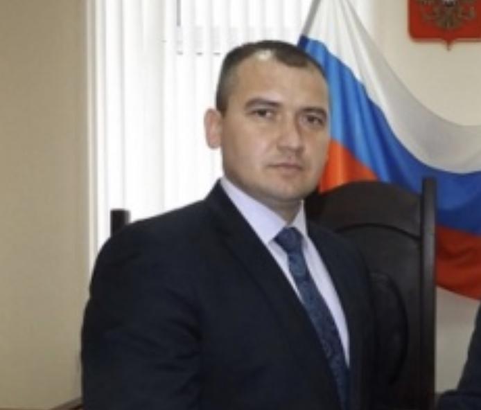 Воєнний злочин і вирок українському полоненому: якого російського суддю підозрюють