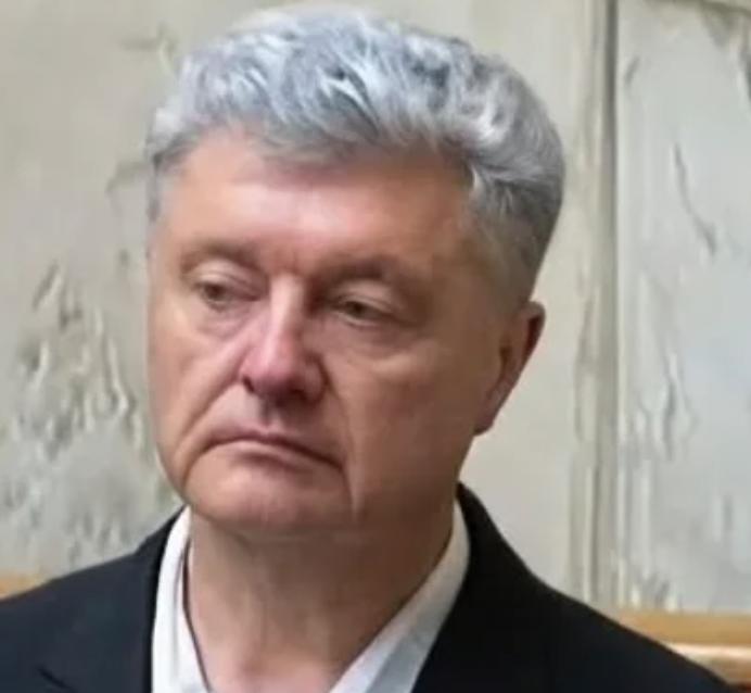 Сумний Порошенко на засіданні Ради став героєм мемів
