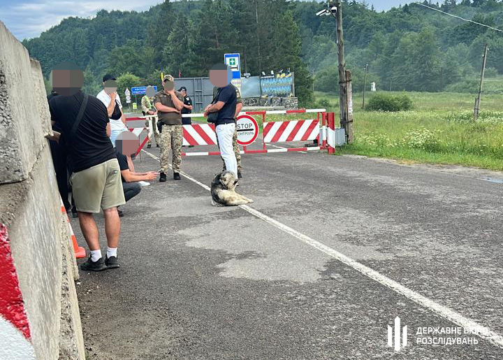 На Львівщині затримали майора, який віз військовозобов’язаних до кордону зі Словаччиною